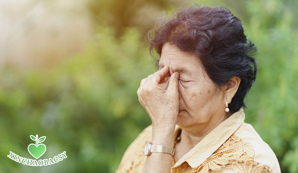 Mỏi mắt là bệnh gì? - Đục thủy tinh thể là lý do phổ biến nhất ở người lớn tuổi